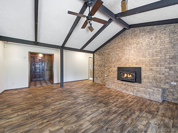 5th image of 902 Cardinal Ln