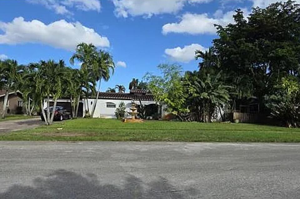 1st image of 690 NW 68TH Avenue
