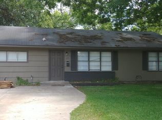 332 Caladium St, Lake Jackson, TX 77566