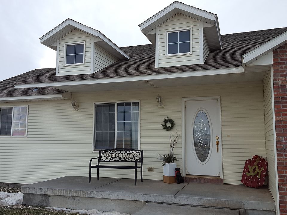Front Door/Porch (East)