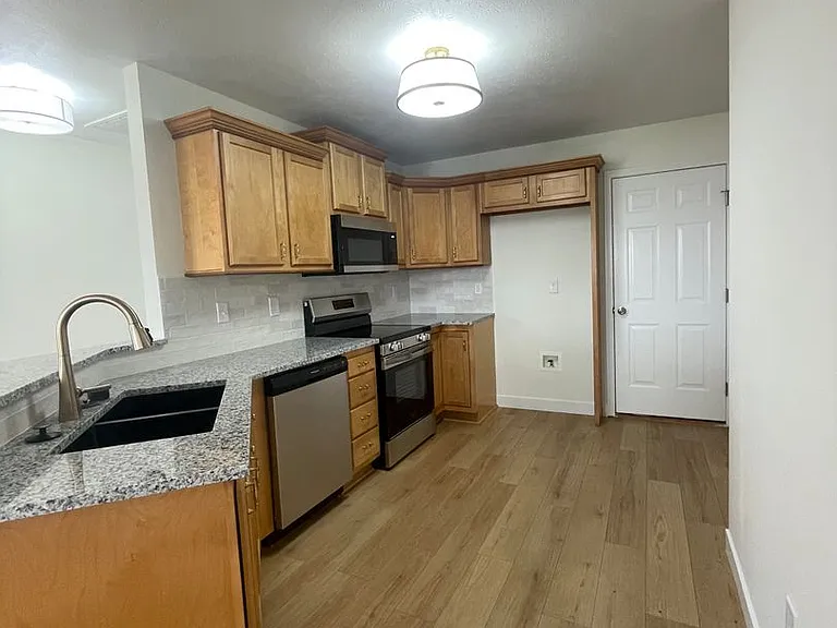 1009 N 24th St #1011 — Photo 6