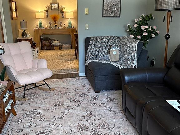 4th image of 5 Turnpike Rd APT 116