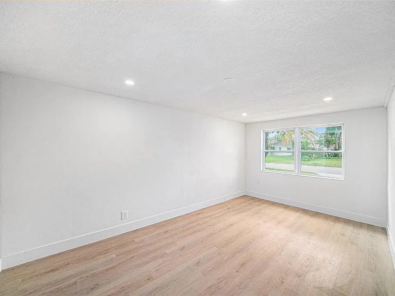 3812 W Rogers Ave — Photo 15