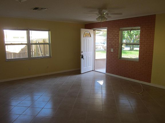 2nd image of 2817 Oaklawn Ave APT B
