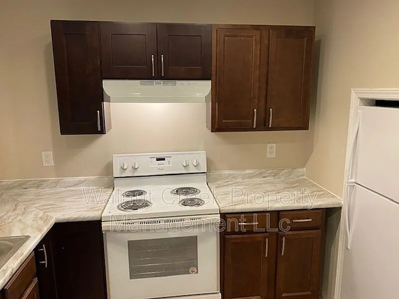 1 bed, 1.0 bath, 1200 sqft, $900 — Photo 4