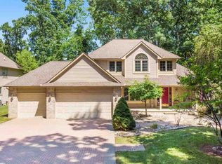 7515 Windwood Beach Dr, Linden, MI