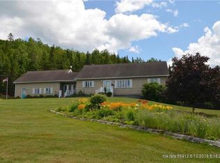 50 Wonderview Dr, Mapleton, ME 04757