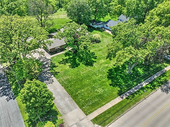 2nd image of 635 W Hickory Point Rd