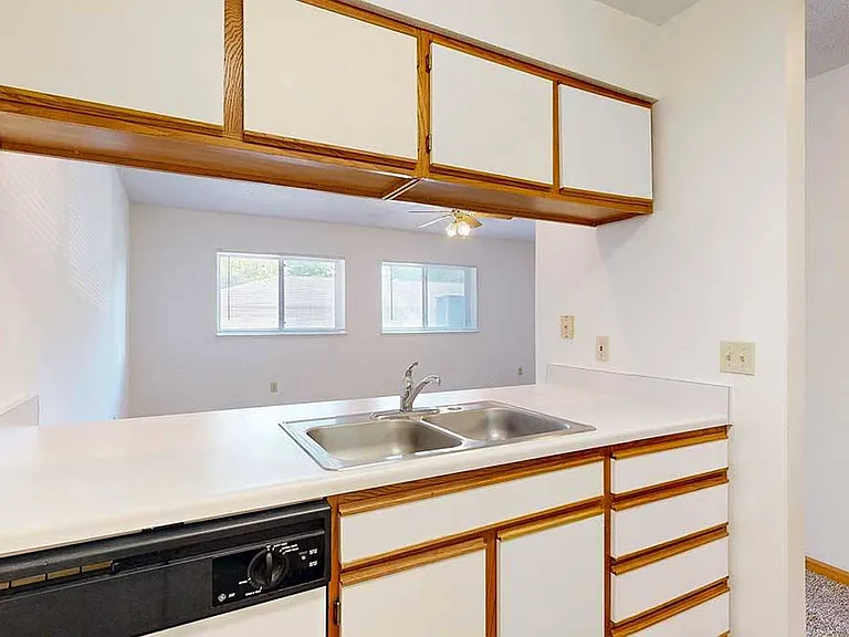 Highland View Apartments — Photo 57