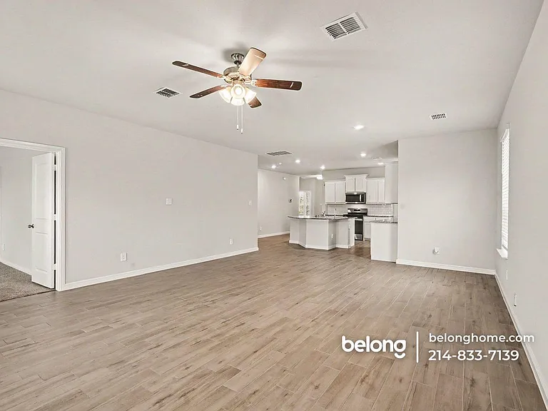 209 Bay Meadows Ln — Photo 3