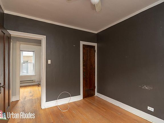 4th image of 3823 N Greenview Ave #21701E