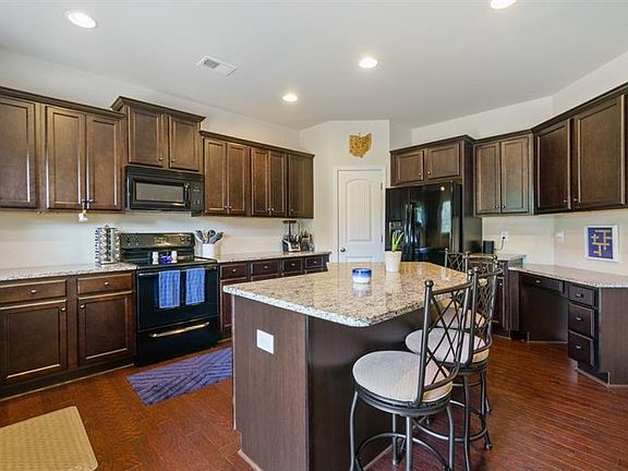 4th image of 238 Renford Rd