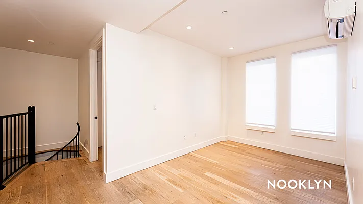 Rented by Nooklyn NYC LLC | media 32