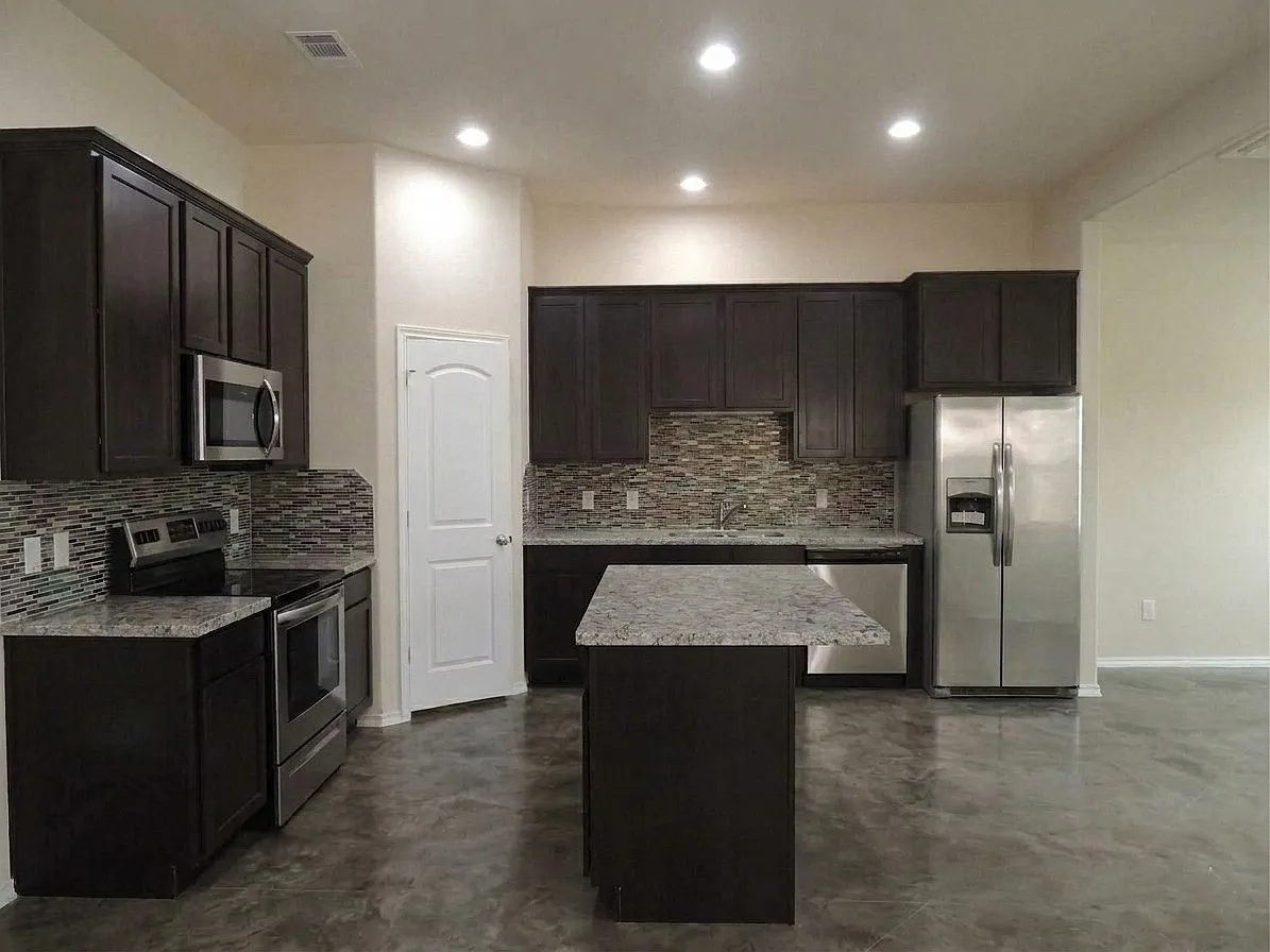 2 bed, 1120 sqft, $1,375 — Photo 4
