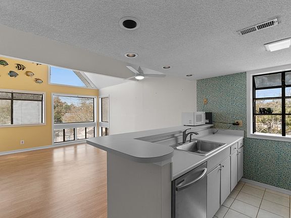 3rd image of 351 Lake Arrowhead Rd. #24-396