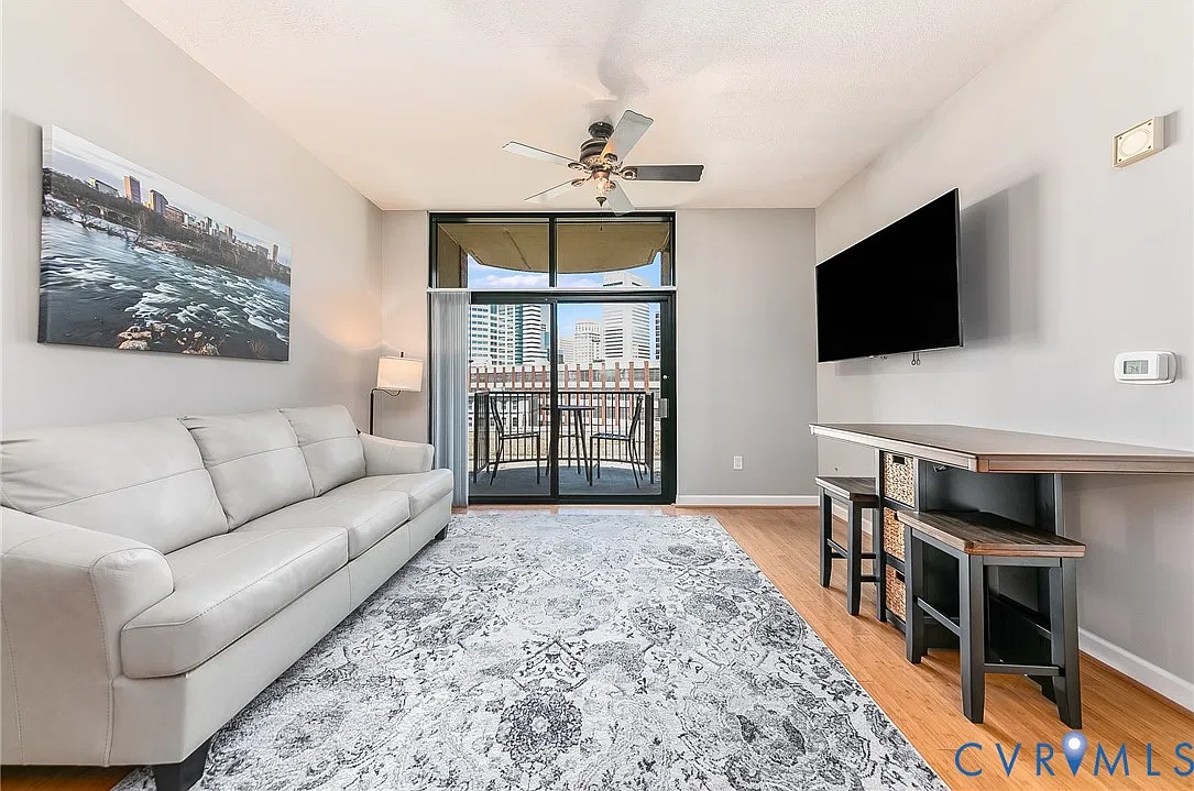 1 bed, 1.0 bath, 773 sqft, $2,700 — Photo 2