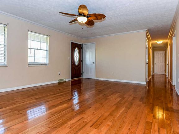 5th image of 2812 Shady Ln