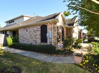 1233 Modena Dr, Pearland, TX 77581