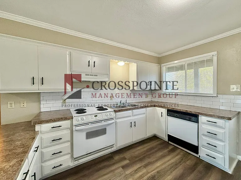 11488 Spur 248 Lease Up Only — Photo 8
