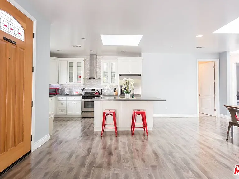 7311 Gaviota St — Photo 10