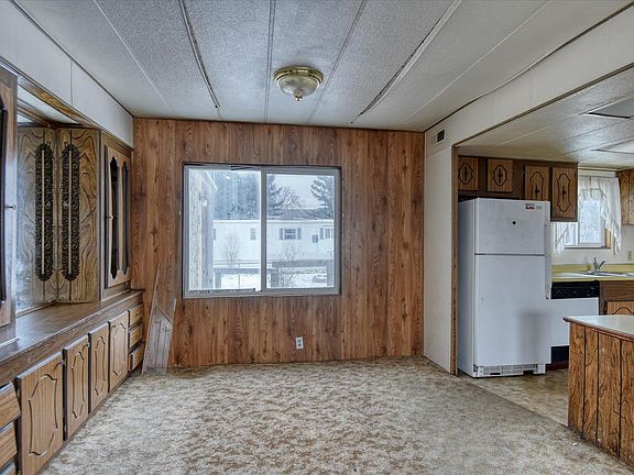5th image of 740 S Easy St