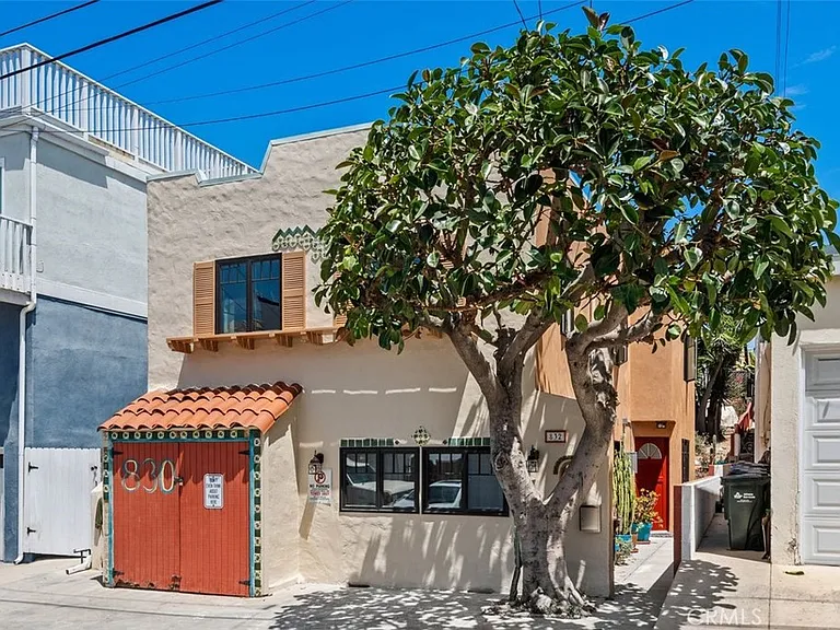 832 Cypress Ave — Photo 1