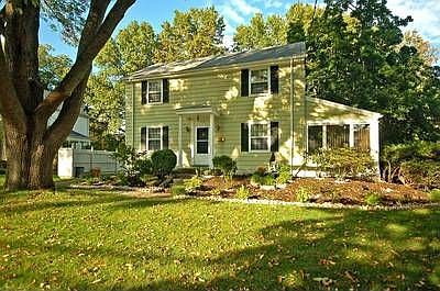2nd image of 60 Meadowbrook Rd