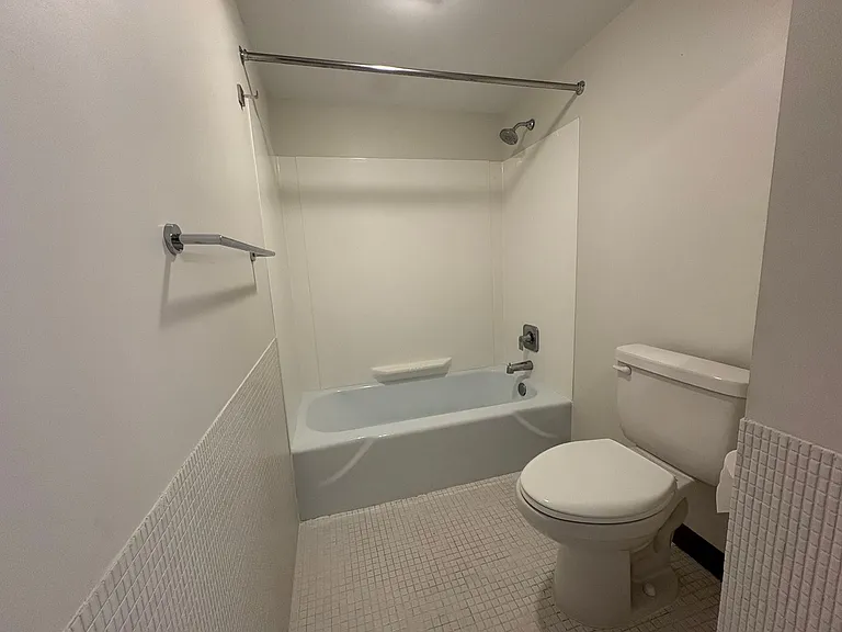 Sky Park Apartments — Photo 73