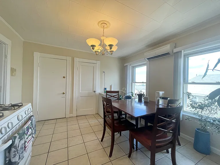 94 Saint Andrew Rd #3 — Photo 6