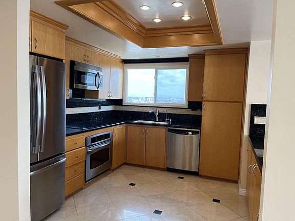 5th image of 850 E Ocean Blvd Unit 1601