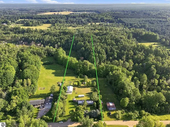 3416 W 18th Rd, Mesick, MI 49668