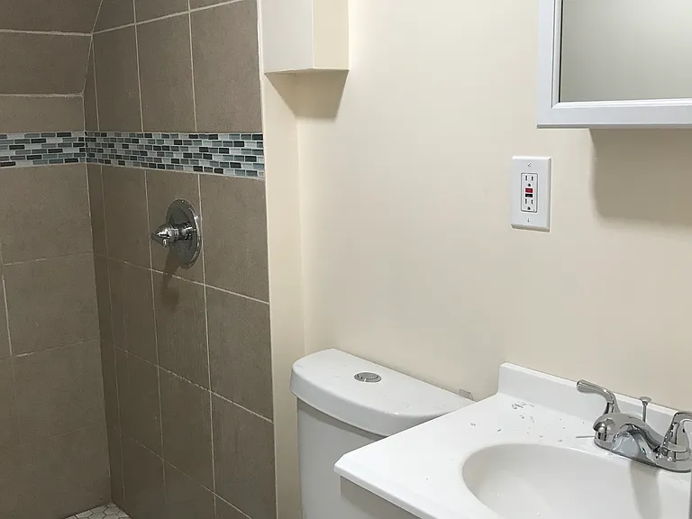 128 Stratford Ave #3A — Photo 10