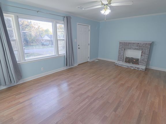 3rd image of 931 Gray St