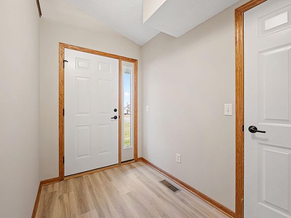 3rd image of 7316 Kahler Cir NE