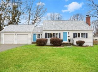 206 University Dr, Fairfield, CT 06824