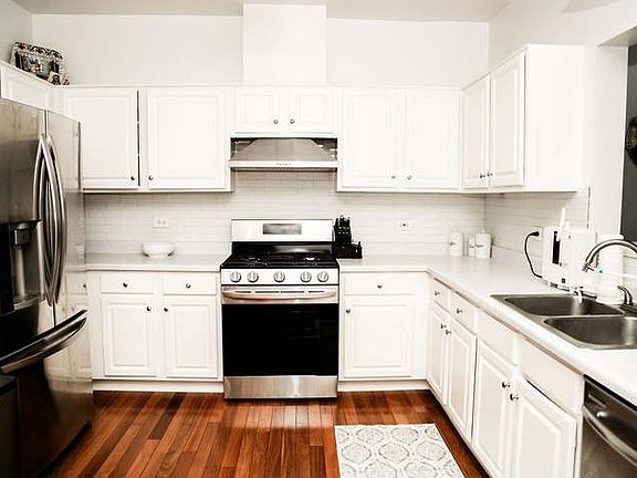 2nd image of 3389 Ravinia Cir