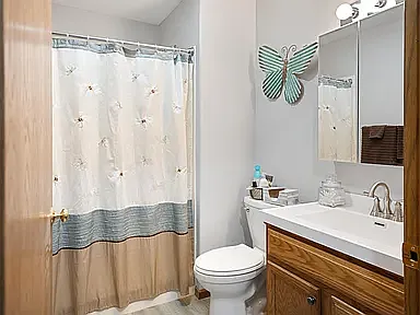 506 Larkspur Ln — Photo 16