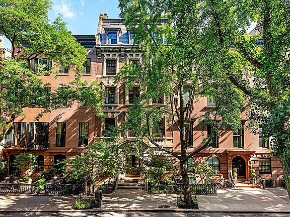 3rd image of 42 W 9th St APT 15