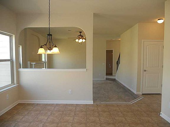 3rd image of 408 Astoria Way