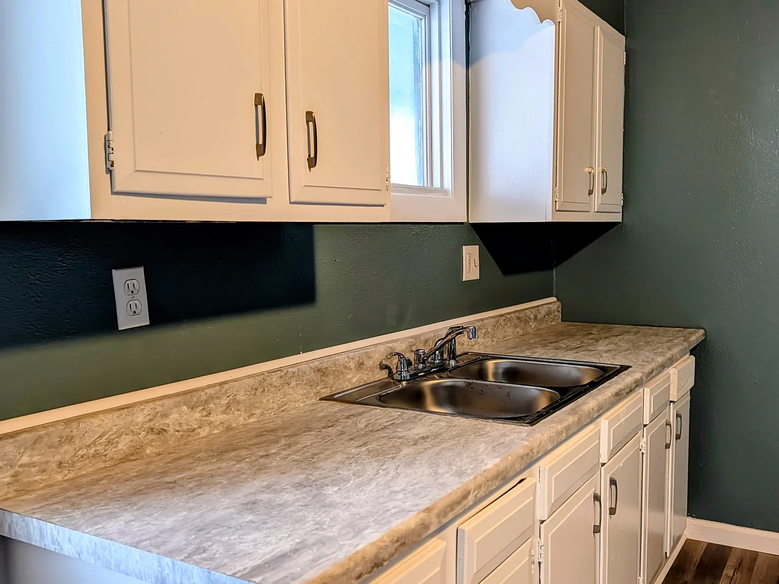 3 bed, $1,395 — Photo 2