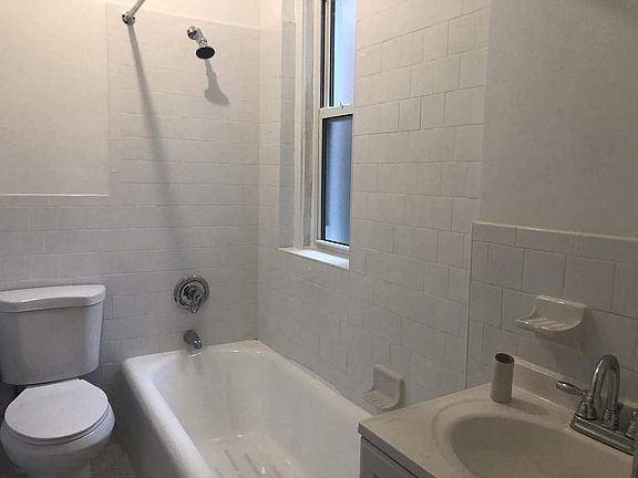 5th image of 260 Seaman Ave APT E6