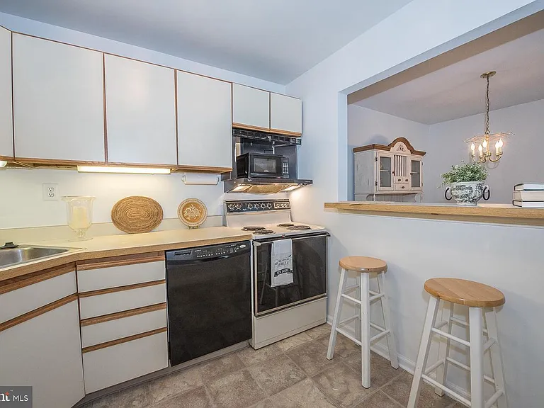 36 Le Forge Ct — Photo 5