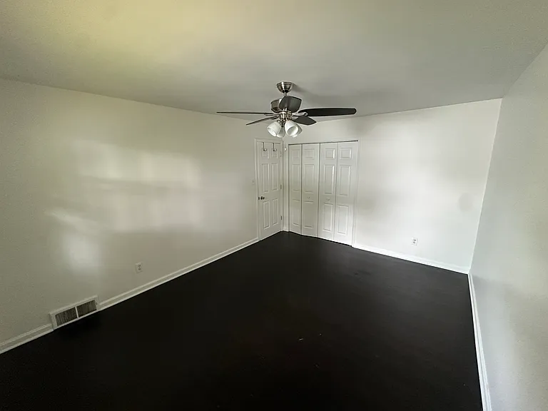 7503 Hogarth St — Photo 8