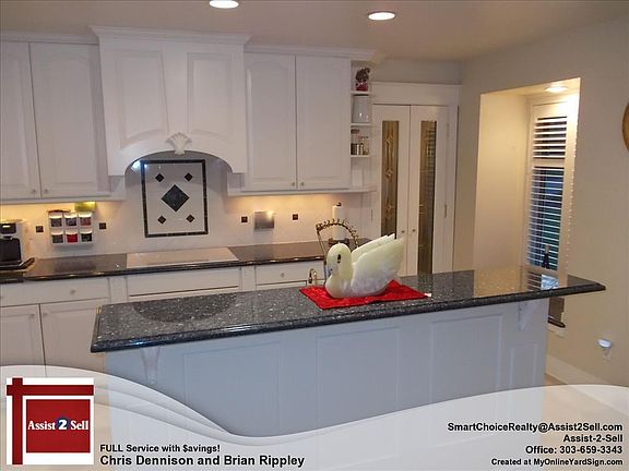 Kitchen with Breakfast Bar