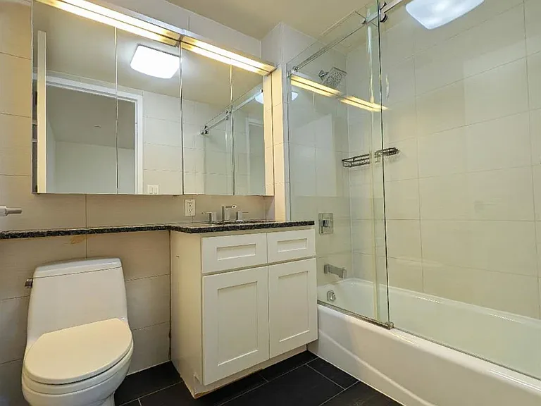 13619 Franklin Ave #4C — Photo 6