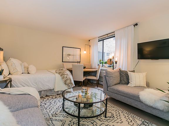 3rd image of 525 W Deming Pl APT 501