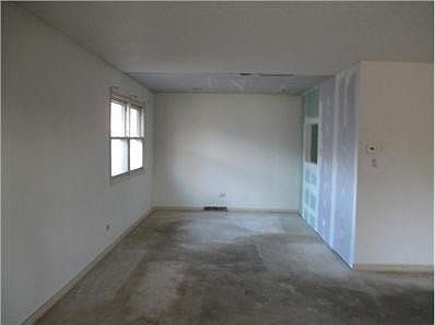 3rd image of 4927 Lakeshore Dr