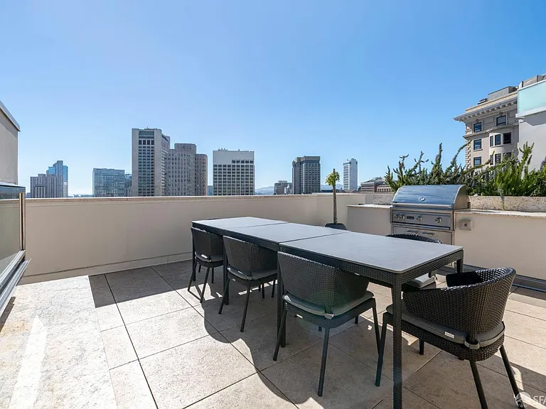 875 California St #403 — Photo 10