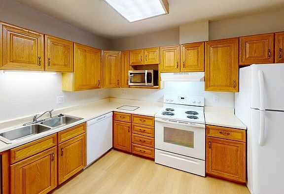 2nd image of 3405 Montreal St #3