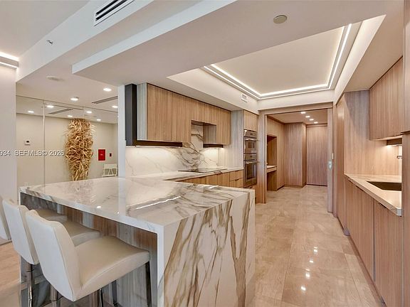 4th image of 1455 Ocean Dr APT 811